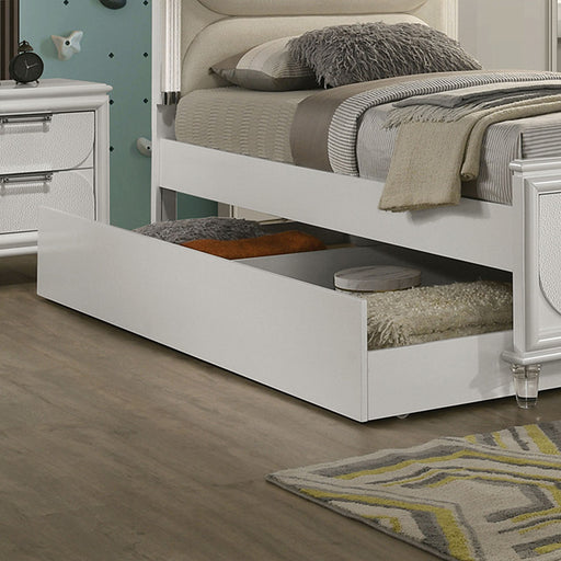 Lareina Trundle - Pearl White