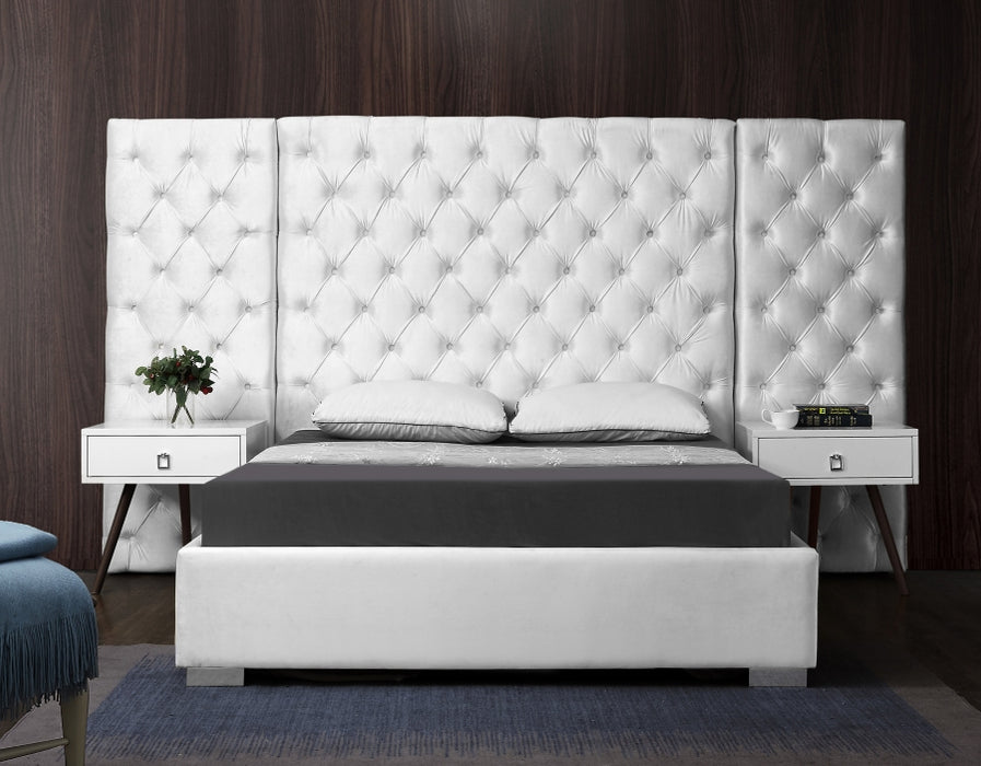Grande Velvet Bed By Meridian Furniture